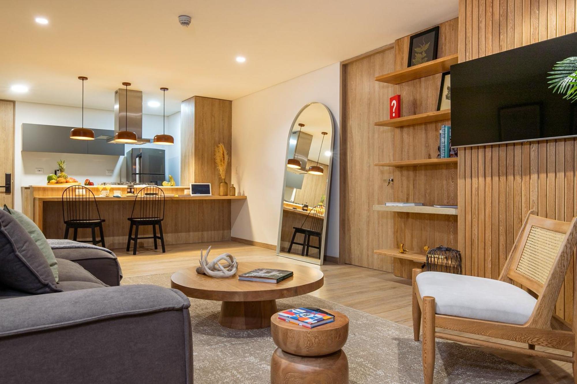 Three-Bedroom Deluxe Apartment